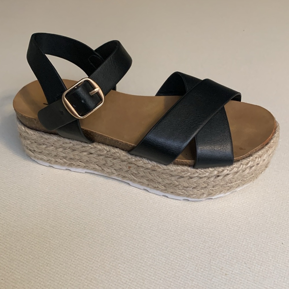Soda Platform Sandal - Picture 2 of 9